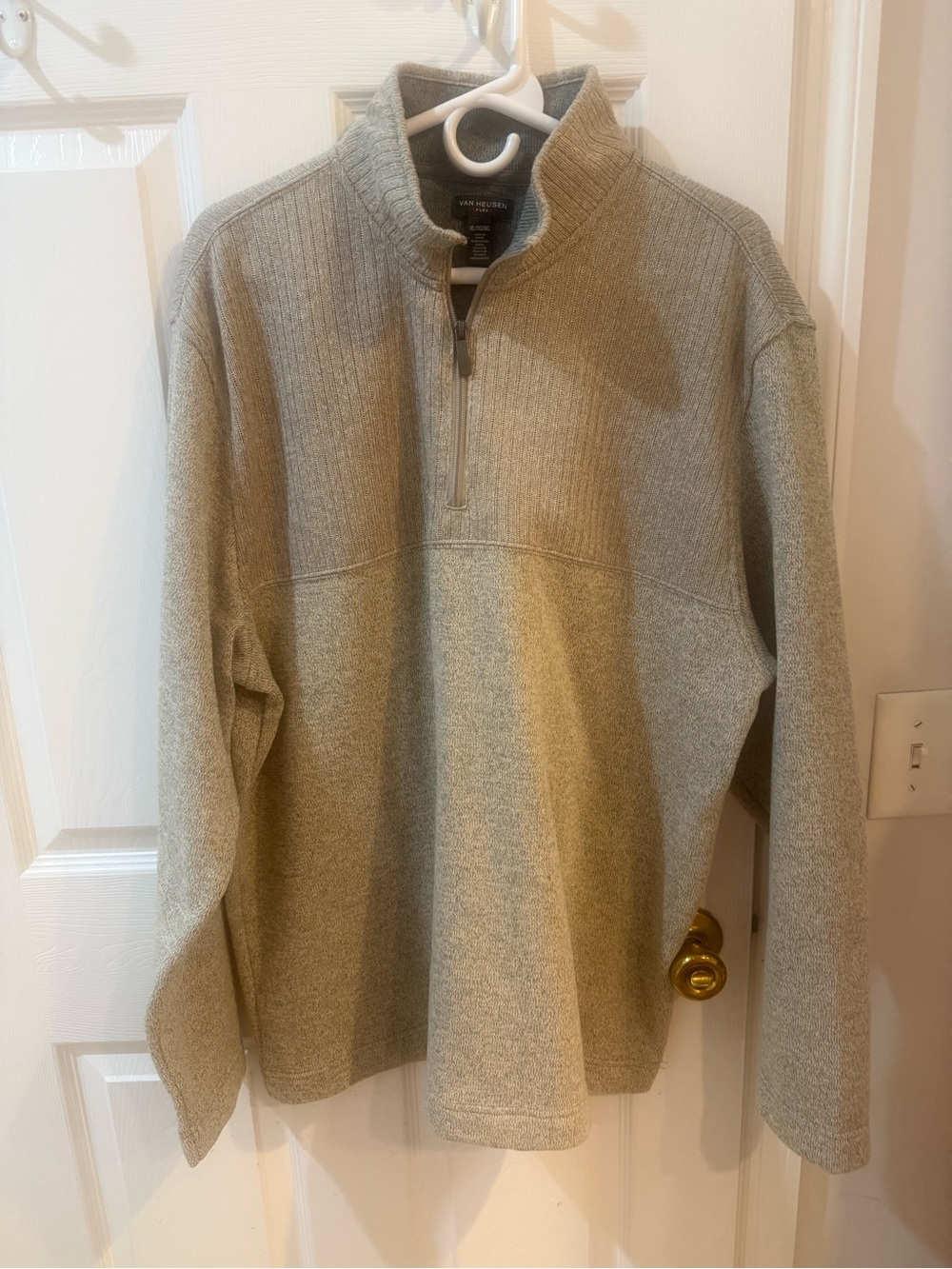 Van Heusen Men’s Zip-Up Sweater in Light Gray